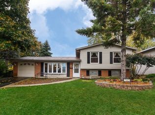 7840 Pebblebrook Cir, Hanover Park, IL 60133