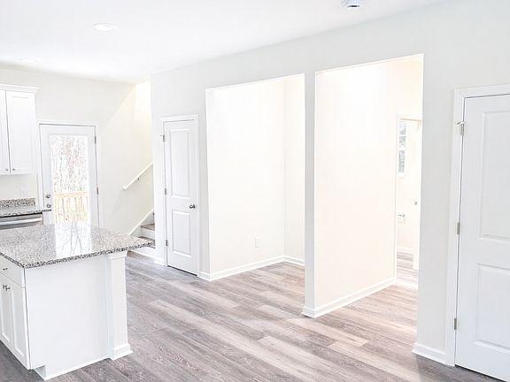 4th image of 510 3rd St
