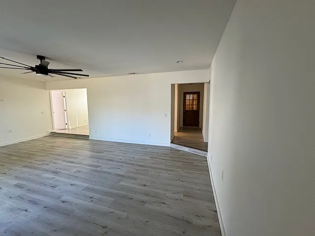 333 Greentree Rd — Photo 5