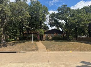 508 Oak Park Dr, Hurst, TX 76053