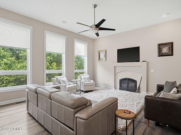 2nd image of 2205 Oak Harbor Ct