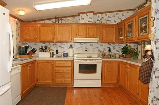 2nd image of 95 Bayberry Dr