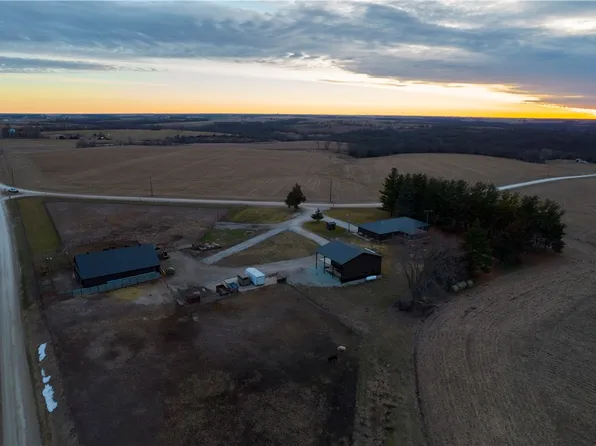 6967 110th St, Eddyville, IA 52553