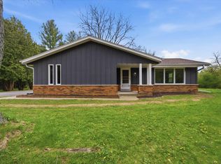 1387 Ponderosa DRIVE, Cedarburg, WI 53012
