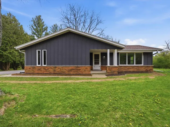 1387 Ponderosa DRIVE, Cedarburg, WI 53012