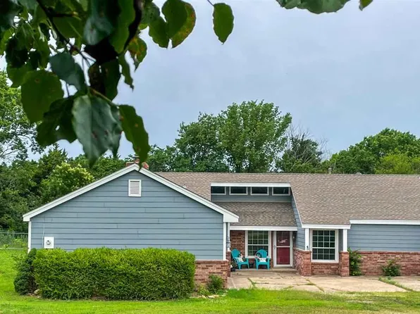 13 S Oaken Gate Rd, Ponca City, OK 74604