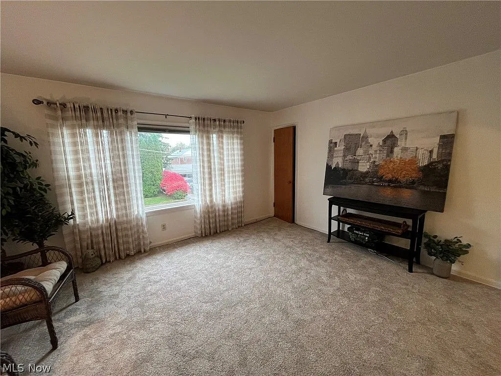 2 bed, 1.0 bath, $1,200 — Photo 4