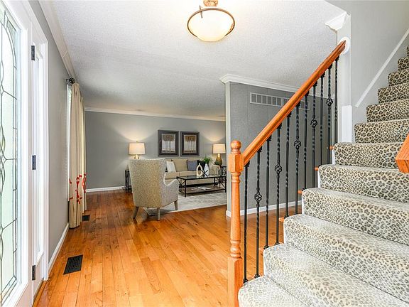 2nd image of 14762 Plumas Dr