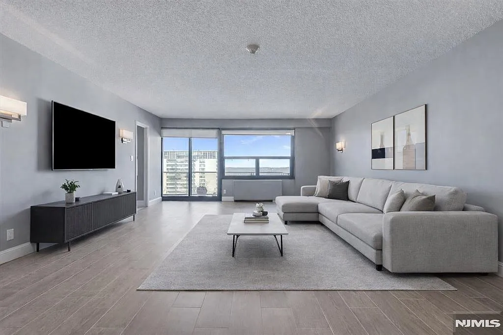 2 Claridge Dr APT 7KE photo 1