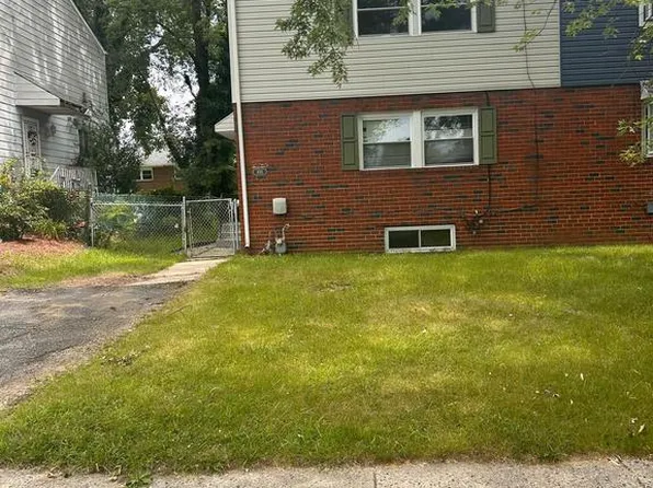 1021 E Williams Cir, Chester, PA 19013