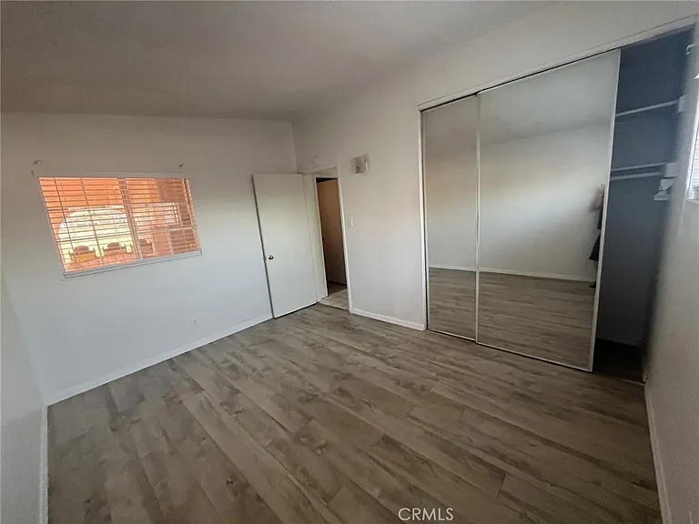 536 Sandsprings Dr — Photo 17