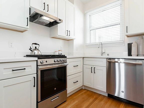5th image of 1803 Gough St #506