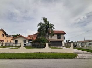 10945 SW 36th St, Miami, FL 33165