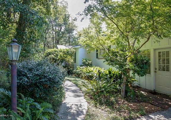 5th image of 2741 Claire Ln