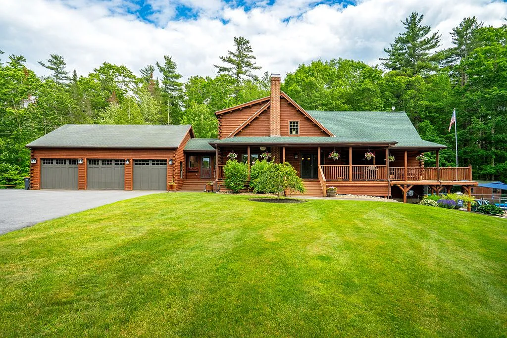 4 bed, 2.5 bath, $4,300 — Photo 1