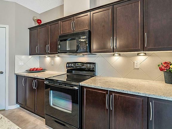 5th image of 404-1 Crystal Green Ln #404
