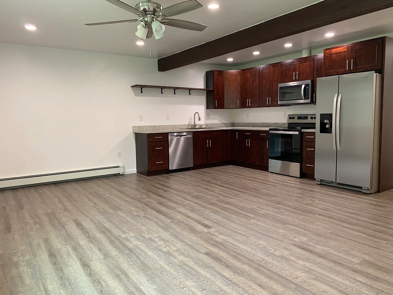 3 bed, 2.5 bath, 1500 sqft, $2,200 — Photo 3