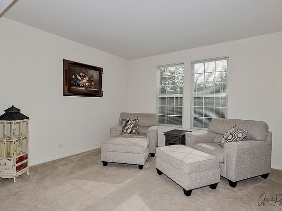 4th image of 1301 Prescott Dr