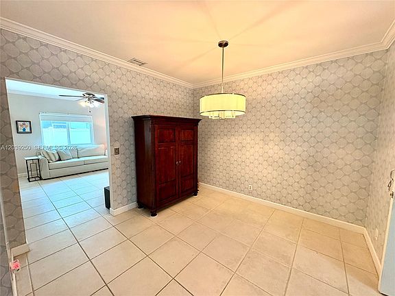 5th image of 9481 Bradshaw Ln