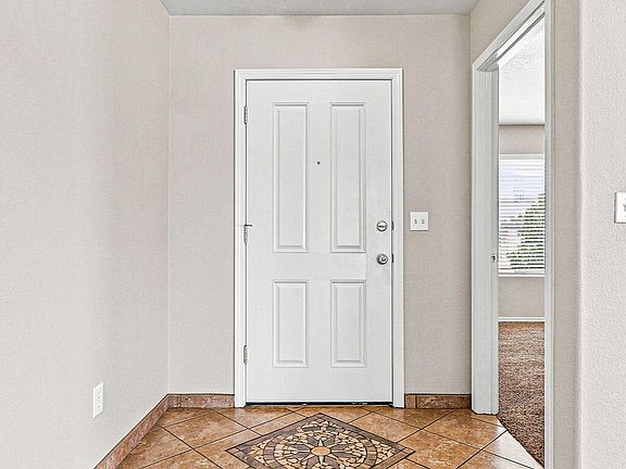 4th image of 2939 Fountain Ave