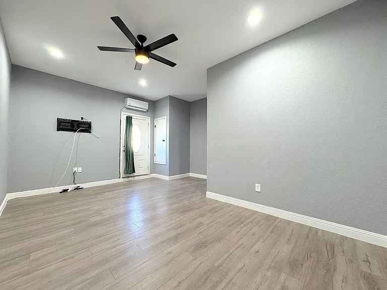 3046 Bariloche Dr — Photo 14