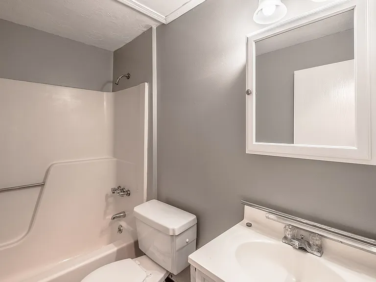 Meadowbrook Apartments — Photo 11
