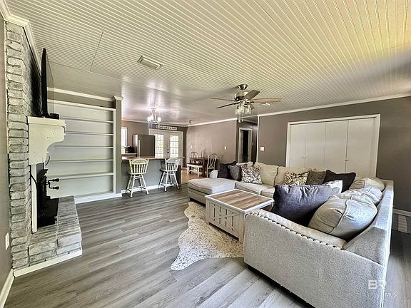 3rd image of 200 Freedom Ln
