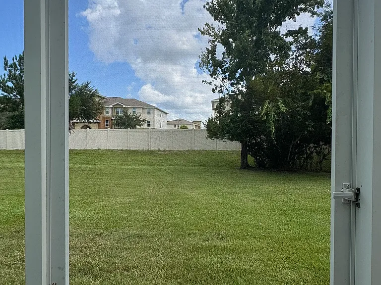 2015 Grand Oak Dr — Photo 31
