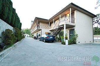 1st image of 1361 Yosemite Dr APT 6