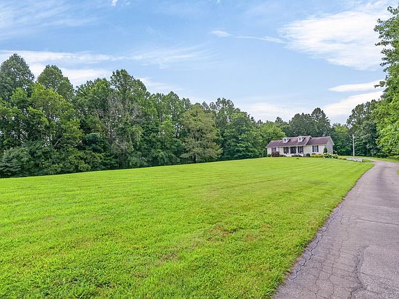 3rd image of 173 Cubb Hollow Rd