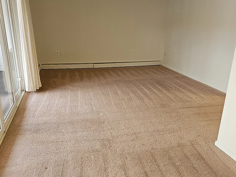 Lake Club Apartments — Photo 31