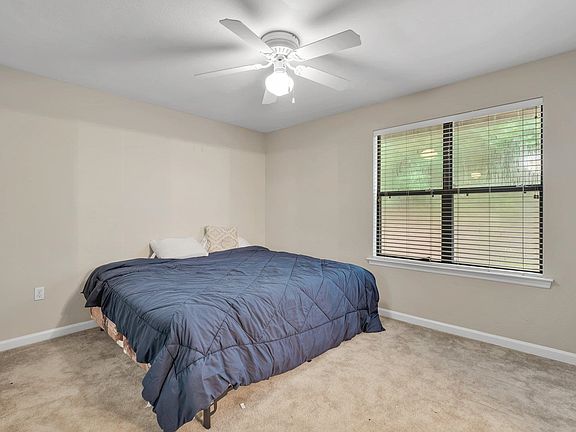5th image of 2306 Timber Oaks Ln #1