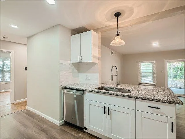 334 Shropshire Dr — Photo 8