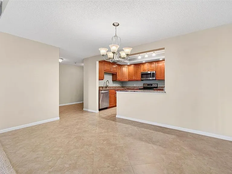 150 Belleview Blvd #508 — Photo 8
