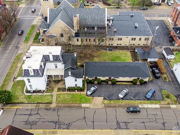5th image of 215 E Linden Ave