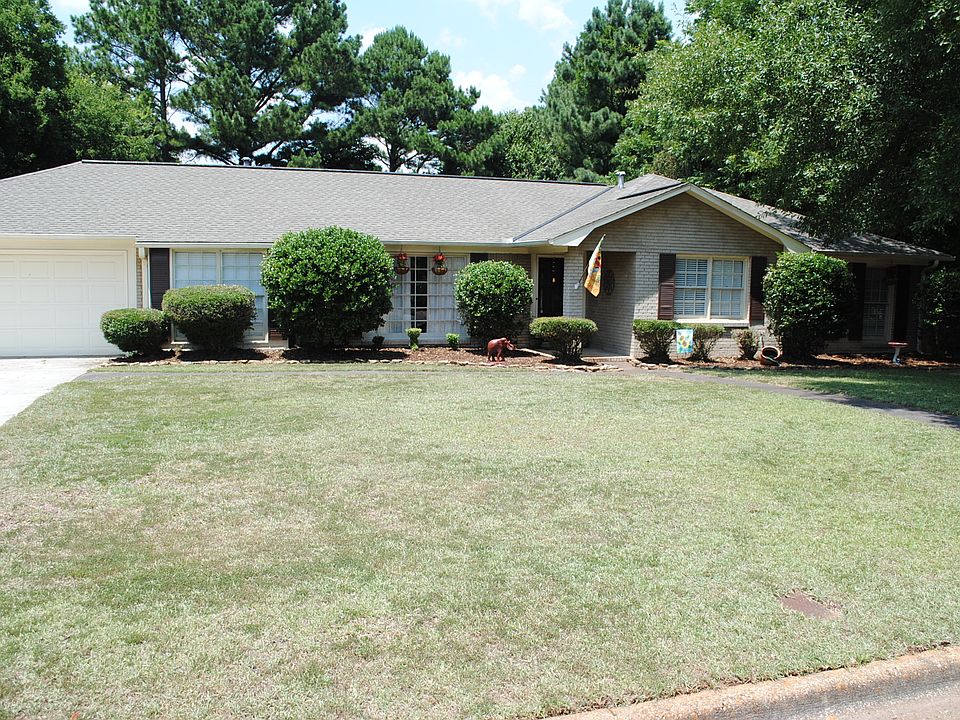1st image of 302 Shiloh Ln