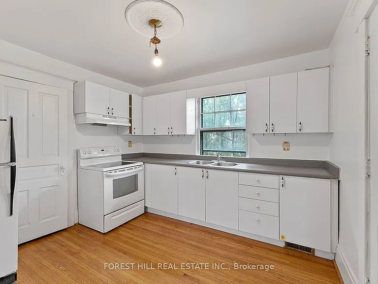36 Arnold Cres #UPPER — Photo 15