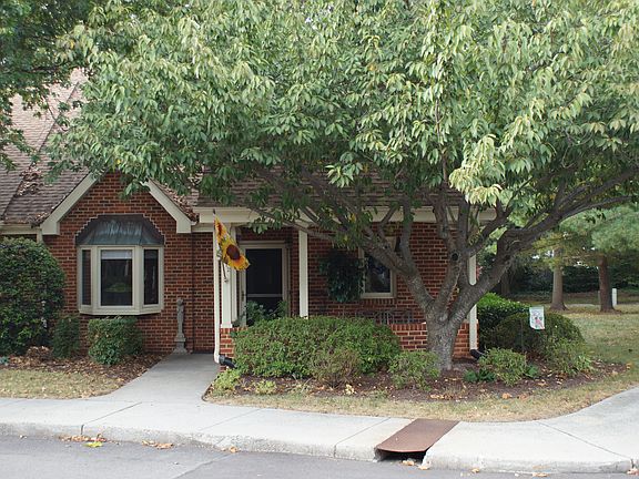 2nd image of 3112 Lake Village Dr
