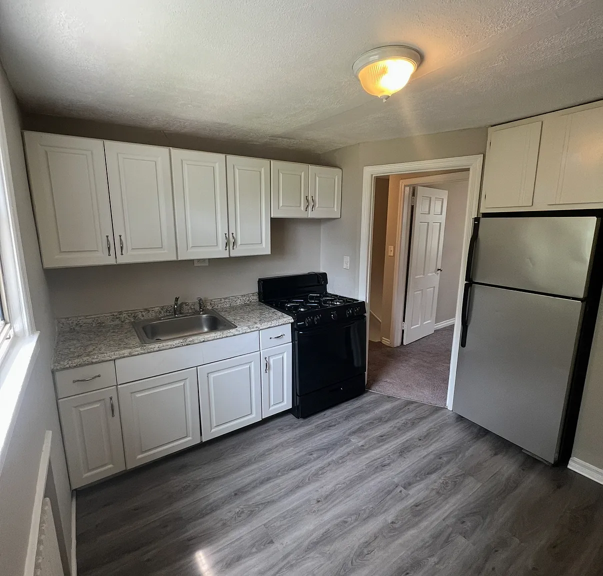 Parkway Gardens Apartments — Photo 3