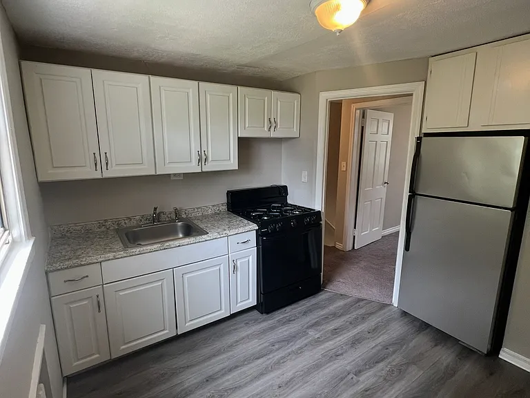 Parkway Gardens Apartments — Photo 3