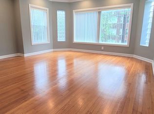 7637 S Kingston Ave APT 3, Chicago, IL 60649