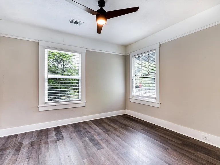 2301 Alaska St — Photo 14