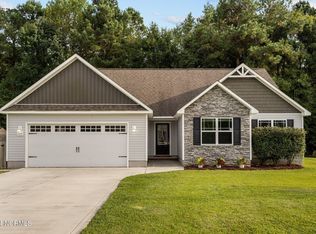 205 Russell Farm Dr, Hubert, NC 28539