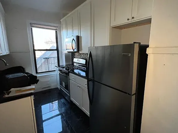 8320 Bay Parkway image 1 of 10