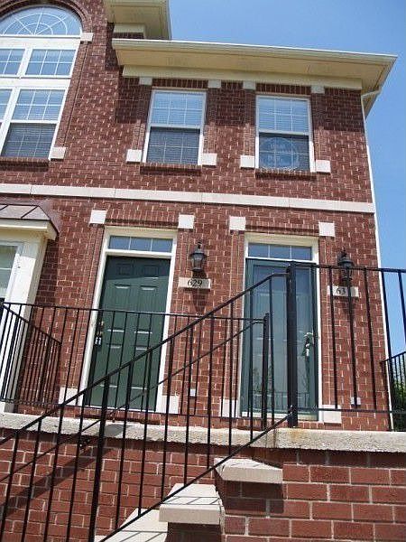 1st image of 629 Village Ln #1