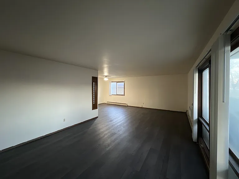 10112 W Sharon Ln — Photo 5