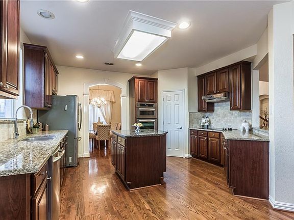 5th image of 1400 Ector Dr
