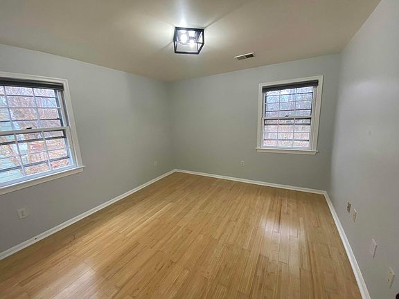 5th image of 733 Campbell Way