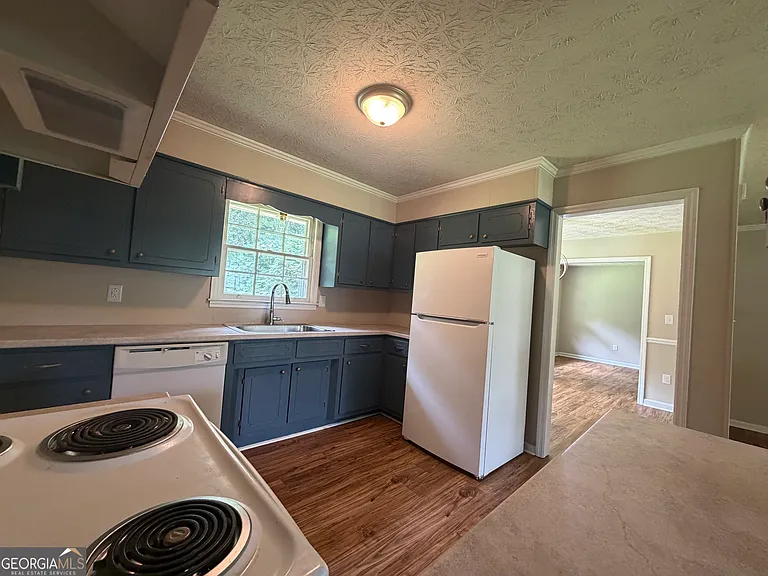 1140 Barber Creek Dr — Photo 6