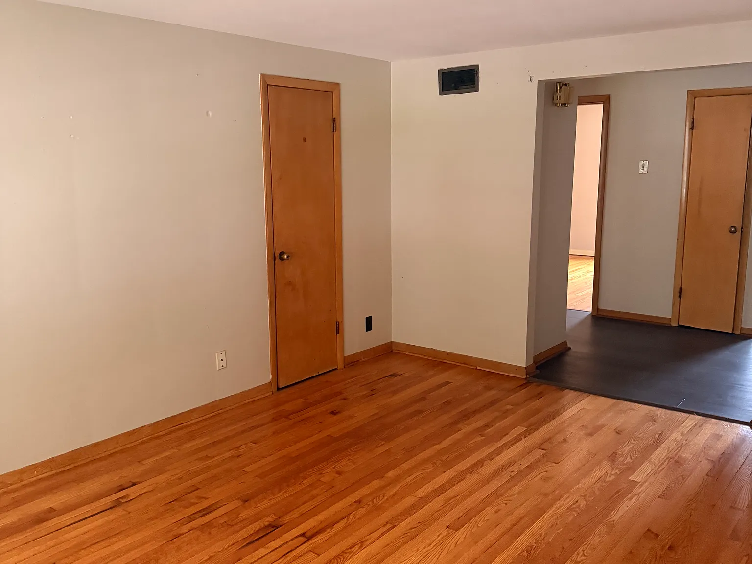 1 bed, 900 sqft, $1,100 — Photo 4